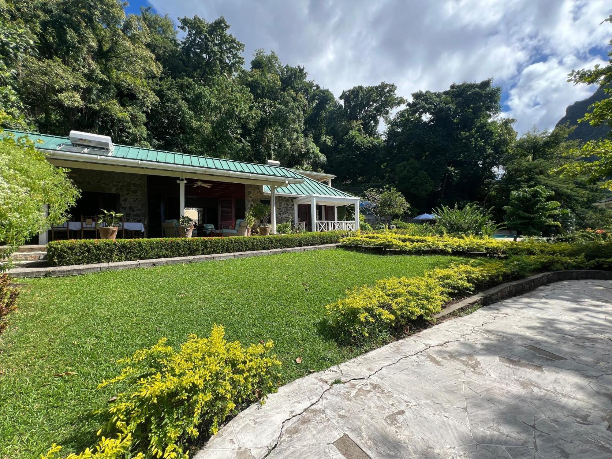 Authentic St, Lucian Experience At Prestigious 2-Bed Villa - Colibri Cottage Villa Soufriere Bagian luar foto